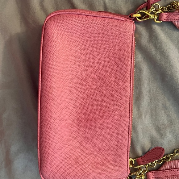 Authentic Prada Logo Saffiano Leather - Picture 4 of 9